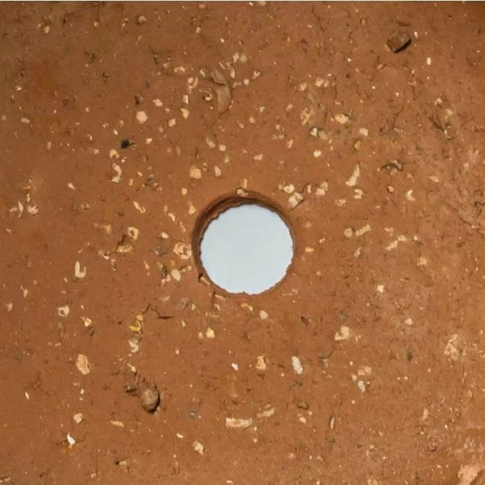 H75cm Terracotta Tapered Cylinder Planter 4 H75cm Terracotta Tapered Cylinder Planter - Image 4