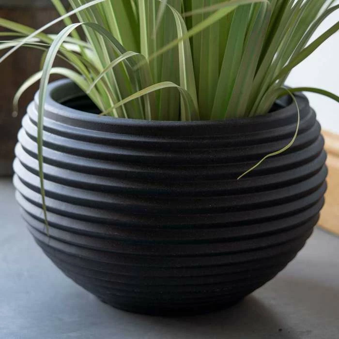 41cm Round Planter Pot in Black 2 41cm Round Planter Pot in Black - Image 2